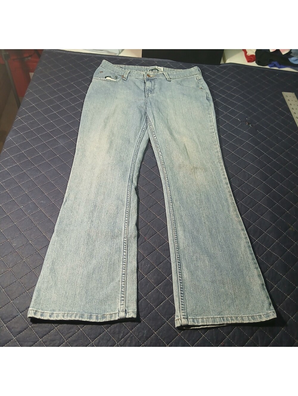 Signature Levi Strauss Y2K Low Boot Cut Jeans Light Wash Denim Womens Size 8